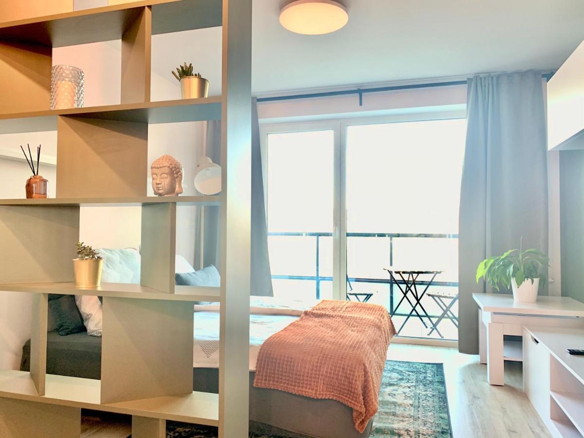 Luxury, Bright Studio With Parking And Balcony In Bratislava Center Exterior photo